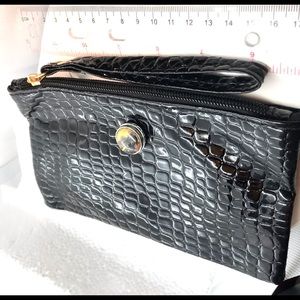 Clutch purse wristlet with Handmade 20mmSnap